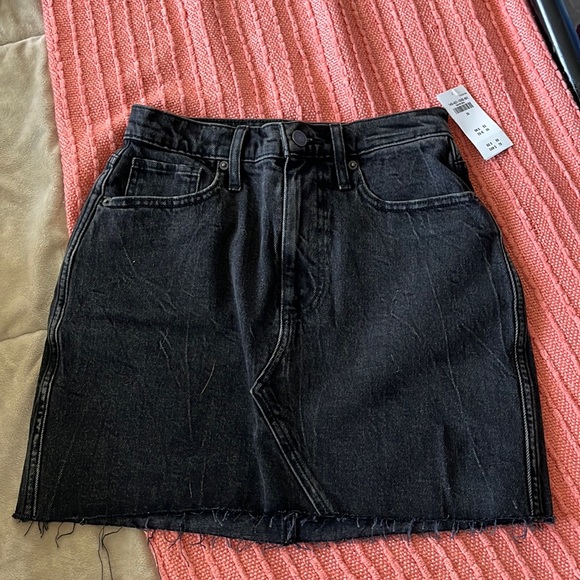 Abercrombie & Fitch Dresses & Skirts - NEW Abercrombie & Fitch high rise denim skirt black curve love size 26/2
